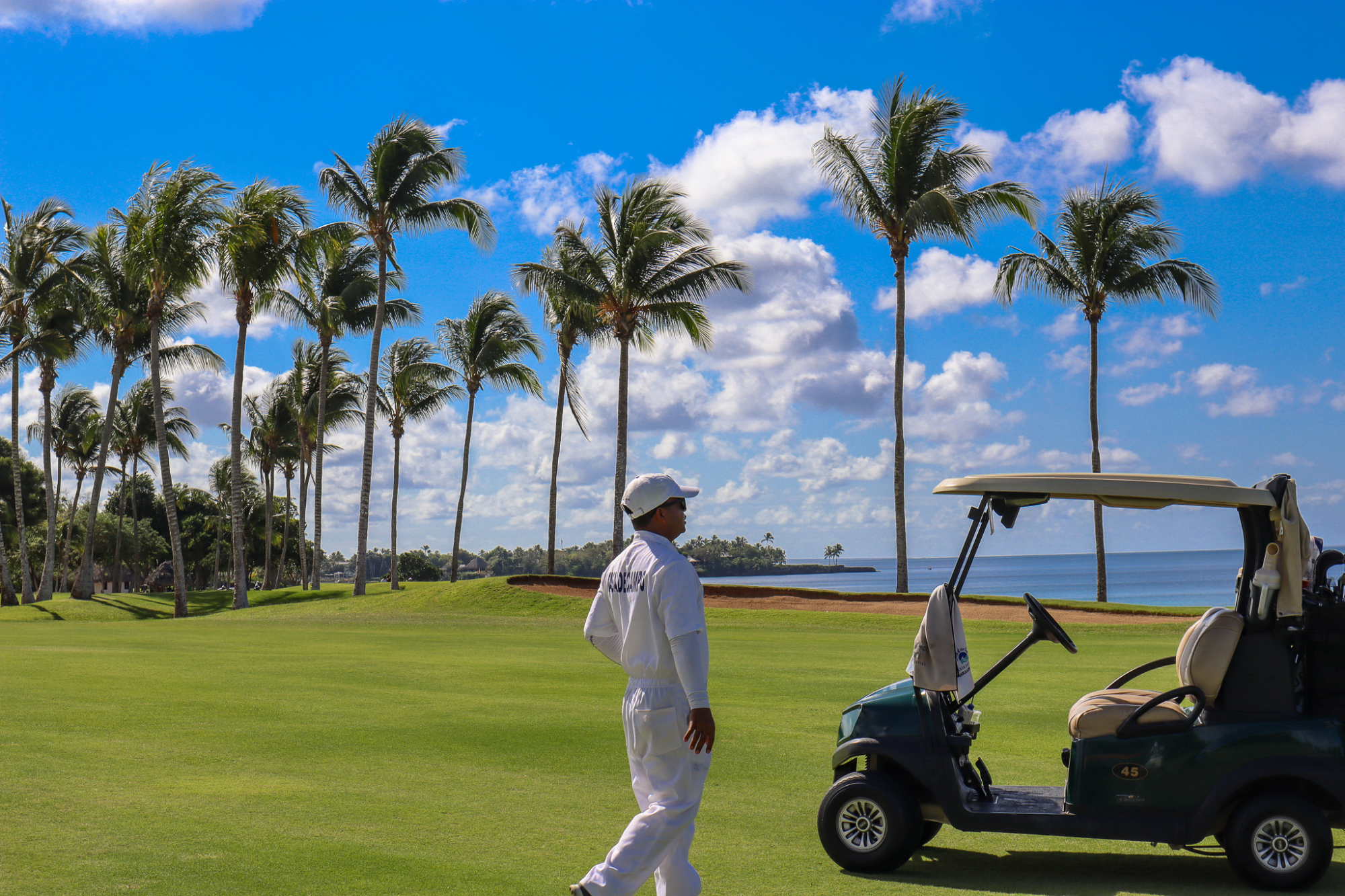 Hawaii golf caddie